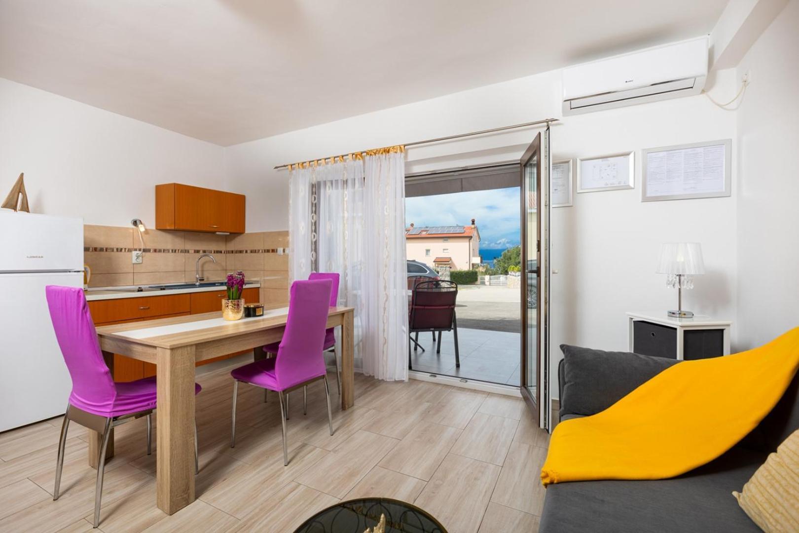 Apartments Tea Малинска Экстерьер фото