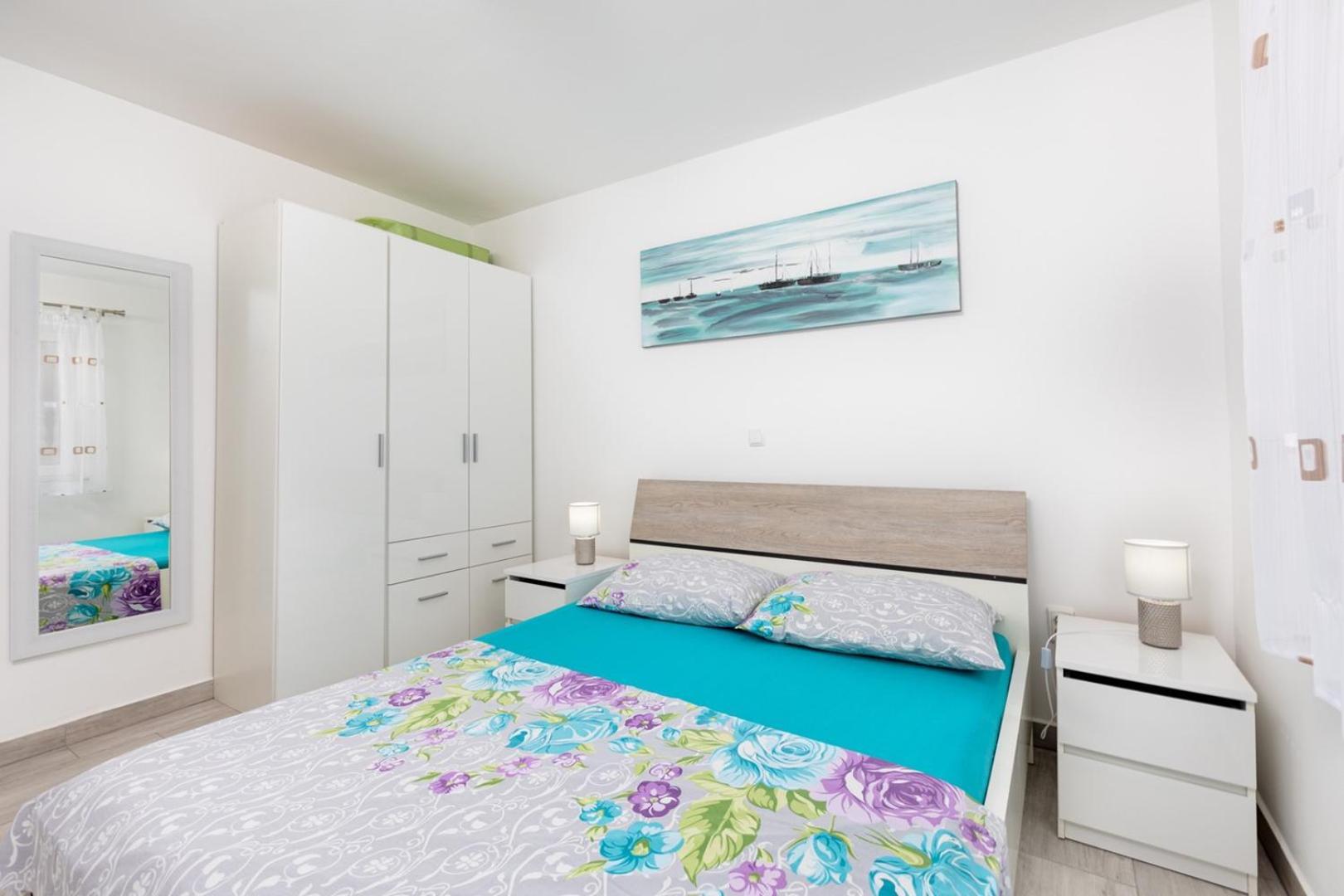 Apartments Tea Малинска Экстерьер фото
