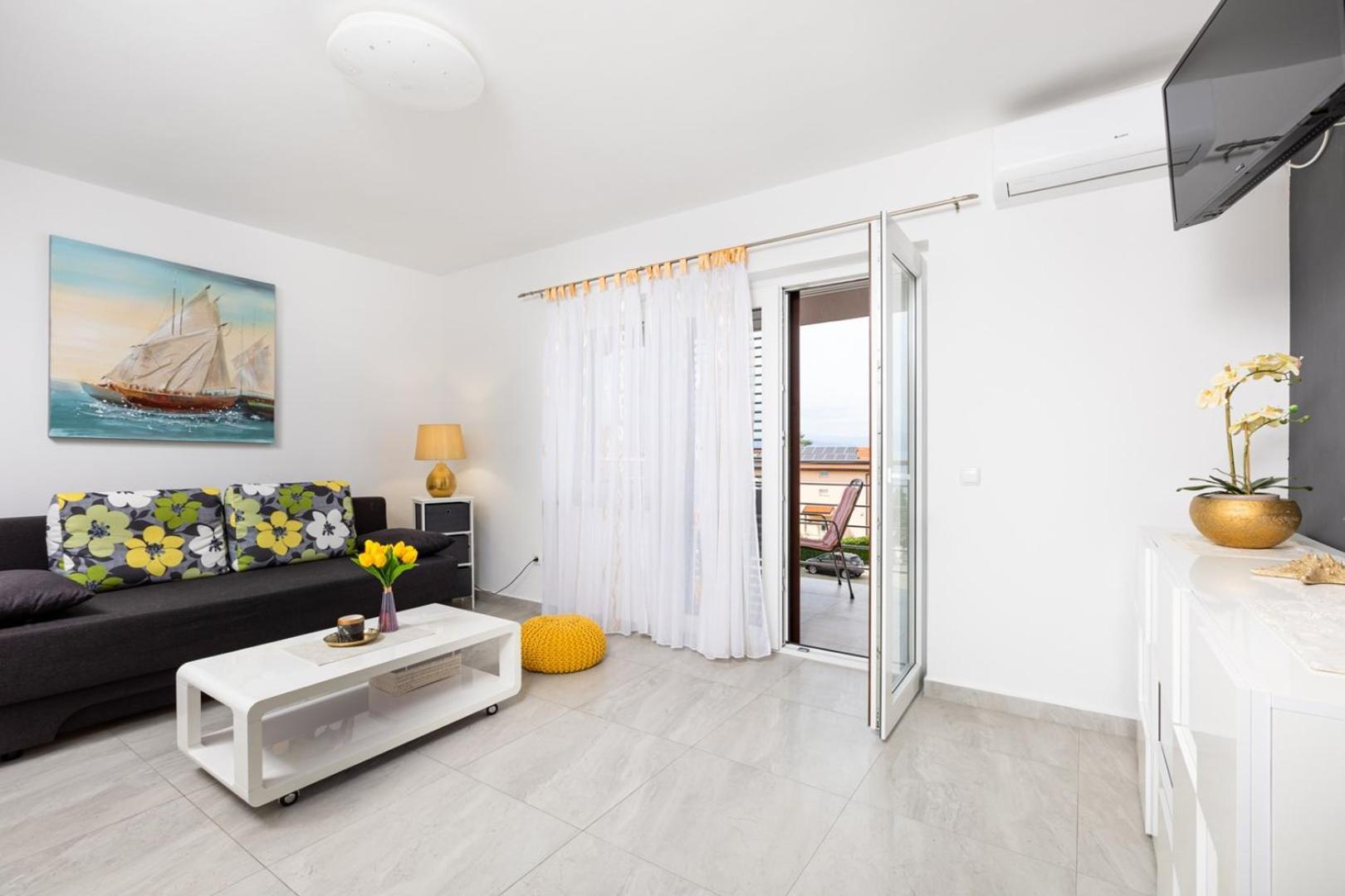 Apartments Tea Малинска Экстерьер фото